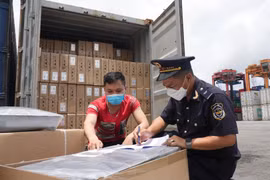 Ngành Hải quan đẩy mạnh công tác đấu tranh chống buôn lậu và gian lận thương mại
