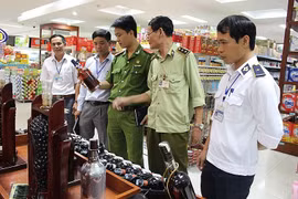 Tăng cường kiểm tra, xử lý các cơ sở vi phạm trong sản xuất, kinh doanh rượu