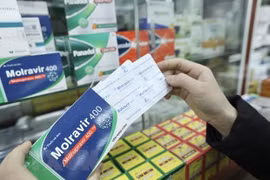 Hà Nội phân bổ khẩn hơn 400.000 viên thuốc Molnupiravir khi F0 gia tăng