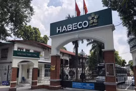 Nhà máy, xí nghiệp "độc hại" cố tình không di dời: Hà Nội có thể cắt điện, cắt nước