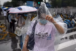 Mưa lớn, lũ lụt thúc đẩy các 'thành phố bọt biển' ở Trung Quốc