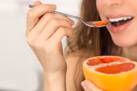Những trường hợp nào ăn bưởi có thể gây nguy hại cho sức khoẻ?
