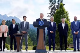 Các nhà lãnh đạo G7 và sứ mệnh 'Vượt núi An-pơ'