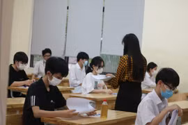 Thi lớp 10 Hà Nội: Yêu cầu thí sinh đeo khẩu trang suốt thời gian làm bài