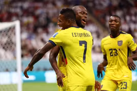 Thua Ecuador 0 - 2, Qatar là đội chủ nhà World Cup khởi đầu tệ nhất lịch sử