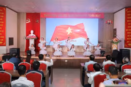 Trao giải Cuộc thi sáng tác "Trang sách tôi yêu"