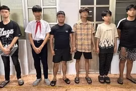 Bắt nhóm học sinh cầm mã tấu chém người ở TP HCM