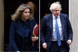 Hai ứng viên Johnson và Mordaunt tăng tốc trong cuộc đua Thủ tướng Anh