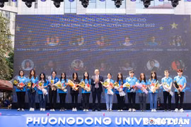 Các trường Đại học khai giảng năm học mới, trao học bổng cho tân sinh viên