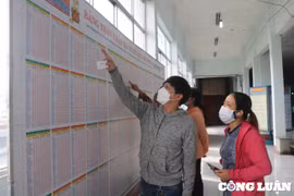 Ngày đầu mở bán vé tàu Tết: Vài ga đến hết vé, hành khách phải đến ga xa hơn