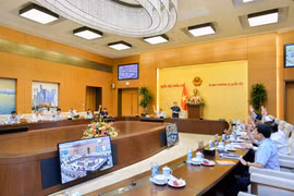 Ủy ban Thường vụ Quốc hội thông qua Nghị quyết giảm thuế bảo vệ môi trường đối với xăng, dầu, mỡ nhờn