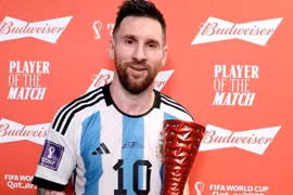 Lionel Messi phá kỷ lục World Cup trong ngày đặc biệt