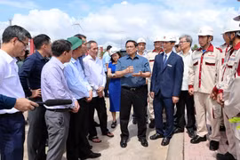 Thủ tướng: Phải xem xét lại về giá điện, đàm phán lại về các dự án điện gió đã triển khai