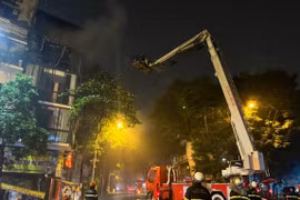 Cháy lớn tại phố cổ Hà Nội lúc rạng sáng