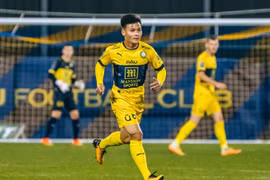 HLV của Pau FC nêu lý do ít dùng Quang Hải