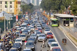 Xe buýt nhanh (BRT): Đầu tư nghìn tỷ, hiệu quả bao nhiêu?