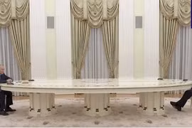 Ông Putin nêu các bước chấm dứt cuộc chiến với Ukraine khi tiếp Tổng thư ký LHQ