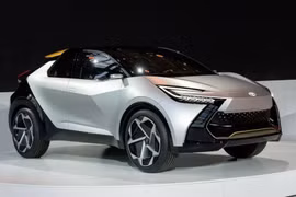 Toyota C-HR 2023 lộ diện với ngoại hình táo bạo