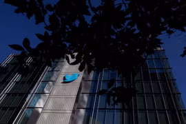 Twitter khóa tài khoản các nhà báo, toàn cầu phản ứng dữ dội