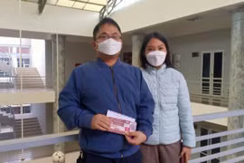 CĐV lặn lội từ Thanh Hóa ra Hà Nội mua vé cổ vũ đội tuyển Việt Nam