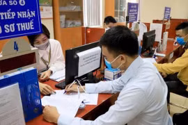 Chính phủ yêu cầu tiếp tục rà soát giảm thuế, phí