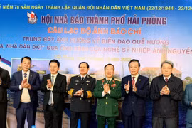 Hội Nhà báo thành phố Hải Phòng tổ chức trưng bày ảnh về biển đảo quê hương