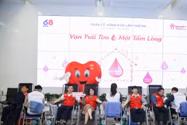 Phát động "Tuần lễ hồng EVN" lần thứ VIII với thông điệp "Vạn trái tim- Một tấm lòng".