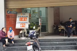 Lãi suất tiết kiệm lập “đỉnh” mới: “Câu lạc bộ 10%” thêm 2 thành viên