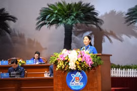 Bảo vệ nền tảng tư tưởng của Đảng kiên định gắn kết chặt chẽ giữa "Xây" và "Chống"