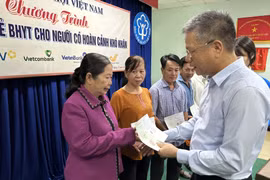  Giá trị nhân văn từ những cuốn sổ BHXH, thẻ BHYT cho người khó khăn tại TP.Thủ Đức