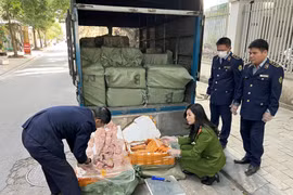 Hà Nội phát hiện hàng loạt vụ việc kinh doanh thực phẩm bẩn, không rõ nguồn gốc dịp cận Tết