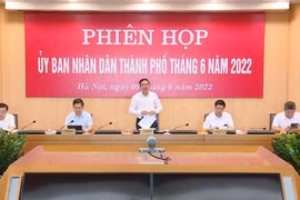 Phó Chủ tịch phụ trách Hà Nội chủ trì họp xem xét một số nội dung thuộc thẩm quyền