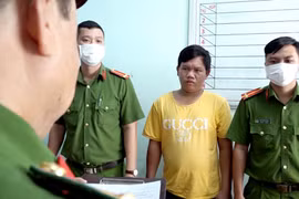 Khởi tố đối tượng sử dụng giấy tờ giả để lừa đảo chiếm đoạt tài sản ở An Giang