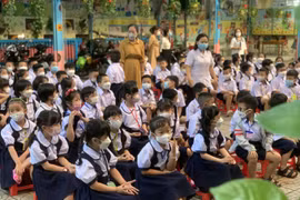 TP. HCM: Giao gần 70.000 bộ test nhanh Covid-19 để tầm soát ca nghi nhiễm tại trường học
