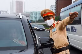 Từ 1/3, người vi phạm giao thông ở Hà Nội nộp phạt trực tuyến như thế nào?