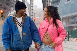 Ca sĩ tỷ phú Rihanna hạ sinh con trai cưng đầu lòng