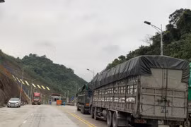 Số lượng xe ùn tắc trên các cửa khẩu tỉnh Lạng Sơn đã giảm