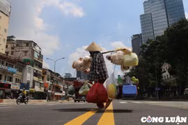 “Con đường kim cương” chính thức thông xe, người dân thích thú trải nghiệm… "lạ mà quen"