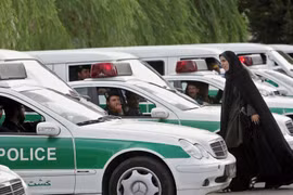 Iran nói đã giải tán cảnh sát đạo đức