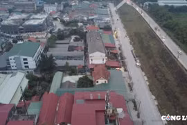 “Hô biến” đất cây xanh thành nhà xưởng, cửa hàng trưng bày sản phẩm làng nghề Bát Tràng