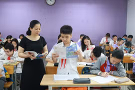 Chính phủ yêu cầu điều chỉnh chế độ tiền lương, phụ cấp cho giáo viên