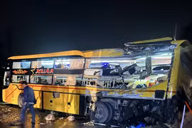 Vụ tai nạn khiến 15 người thương vong, nguyên nhân do tài xế xe khách đi không đúng làn đường