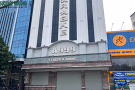 Hà Nội: Cơ sở Karaoke A999 bị tạm đình chỉ nhưng vẫn “lén lút” hoạt động