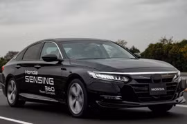 Honda Sensing sẽ có khả năng tự lái, tài xế không cần cầm vô-lăng