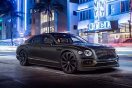 Khám phá Bentley Flying Spur phiên bản đặc biệt có ngoại thất màu đen