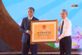Trao bằng xếp hạng Di tích lịch sử quốc gia “Địa điểm lưu niệm Chủ tịch Hồ Chí Minh tại Lào Cai"