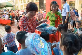 Báo Giáo dục và Thời đại tổ chức chương trình “Tiếp sức tới trường”