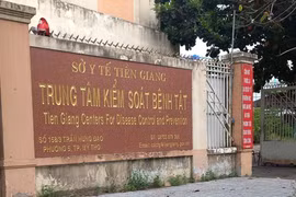 Nhận tiền từ Công ty Việt Á, Giám đốc CDC Tiền Giang bị khai trừ khỏi Đảng
