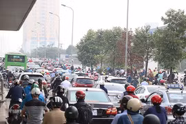 “Quả bóng” trách nhiệm “đẩy đi đẩy lại”: Đường Lê Văn Lương tắc kéo dài là do ai?