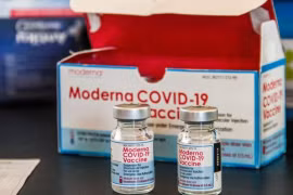 Những điều cần biết về liều tiêm bổ sung và nhắc lại vắc-xin Moderna, Sinopharm